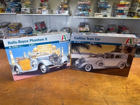2 Italeri Model Cars