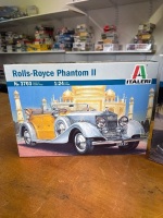 2 Italeri Model Cars - 2