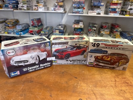 3 Revell Model Cars
