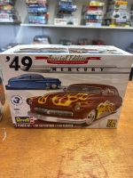3 Revell Model Cars - 4