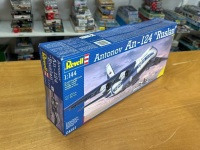 2 Comercial Carrier Aeroplane Models - 5