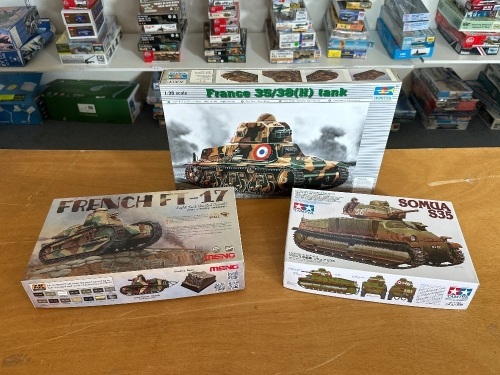 3 French Army Tanks