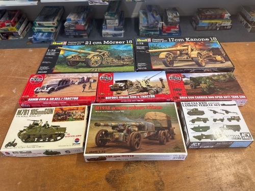 8 Canon & Tank Models