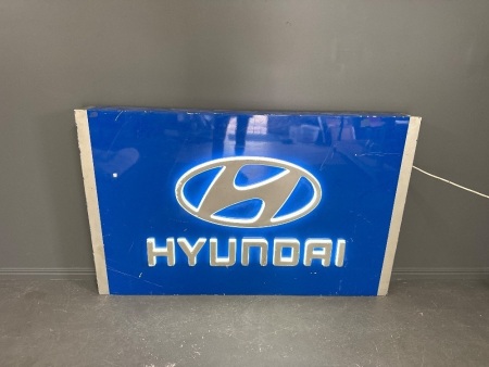Hyundai Dealership Lightbox - In working order