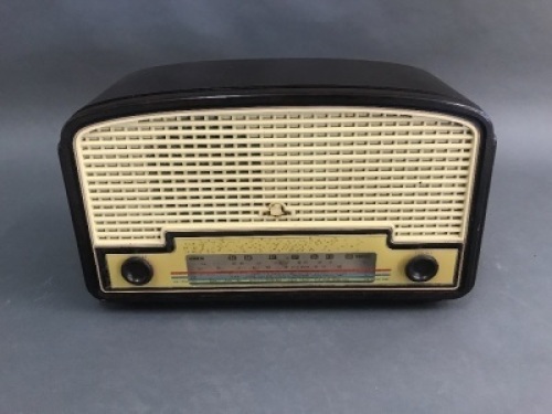 Bakelite Valve Radio "Astor"