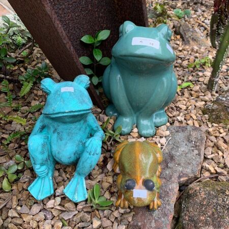 3 Asstd Garden Frog Figures