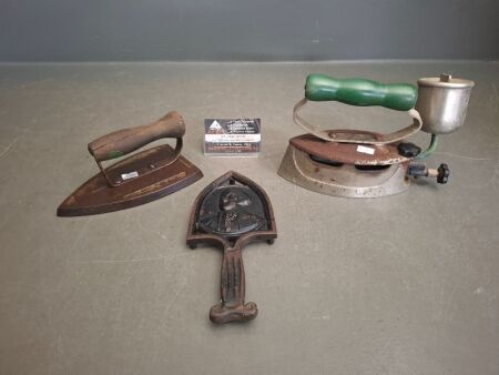 2 Vintage Irons + 1 CEO Washington Iron Stand
