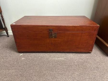 Vintage Wooden Storage Chest - needs repair, on hinge