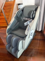 Zero gravity heated shiatsu massage recliner chair