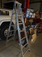 Aluminium step ladder