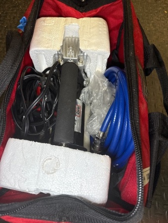 Quick Air portable air compressor and accessories &ndash; as a new in original bag - QTY Choice 108, 109