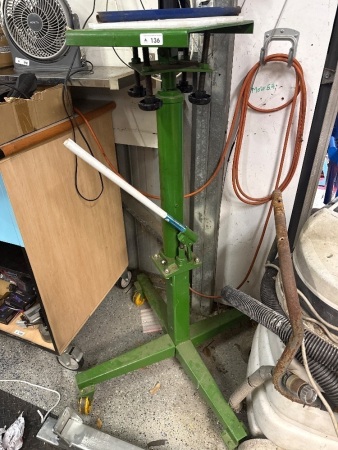 Hydraulic engine or transmission rack