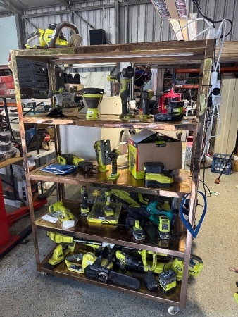Metal shelving on castors &ndash; qty choice 182, 183