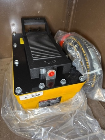 Vevor Air powered hydraulic foot pump &ndash; as new