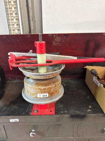Manual tire changer/remover ?