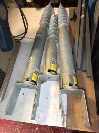 3 x screw post supports