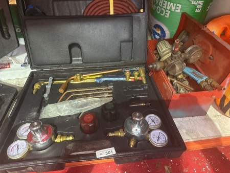 Oxy/acetylene kit with toolbox of spares