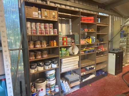 Metal shelving unit