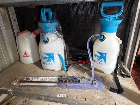 Shelf lot of sprayers and nozzle