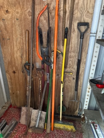 Bulk lot of garden tools