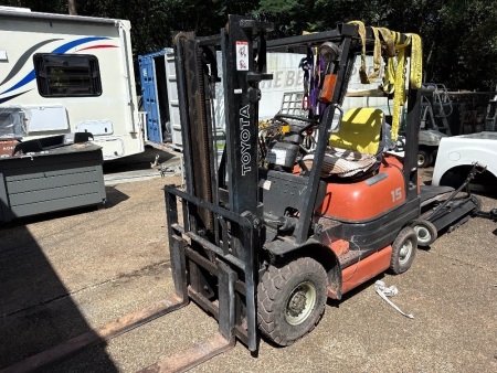 Toyota forklift - Model: 6FGL15 - petrol - capacity: 1500kg - indicating 12244hrs - includes New starter motor and two new rear tyres PLEASE NOTE AUCTIONEERS RETAIN USAGE RIGHTS UNTIL 2pm, Monday, March 30