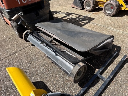 PADDOCK sweeper