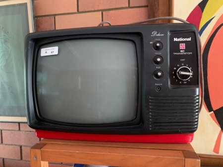 Vintage Retro DeLuxe National Red Portable TV in working order
