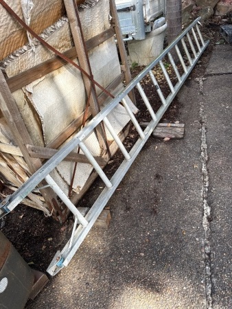 Aluminium ladder