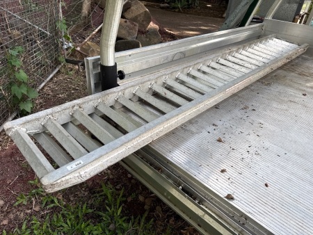 Pair of heavy duty aluminium loading ramps