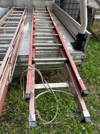Fibreglass and aluminium electricians extension ladder - qty choice 389, 390