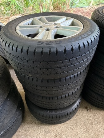 4x Ford rims and tyres