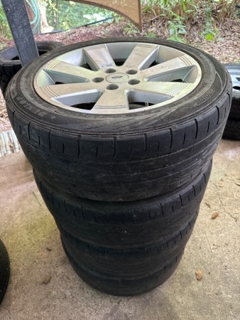 4x Ford rims and tyres