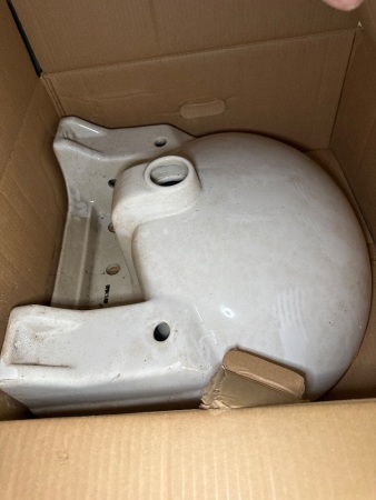 Cotto Helen- Half counter laboratory wash basin &ndash; single faucet hole