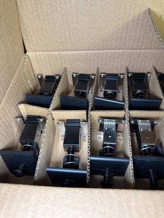 PV-ezrack Akashi clamp for frame height 30 to 46 mm with grounding clip - 4 boxes x 30