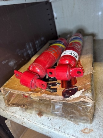 4x Remax shock absorbers