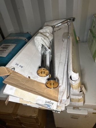 Quantity of Argent chrome bars