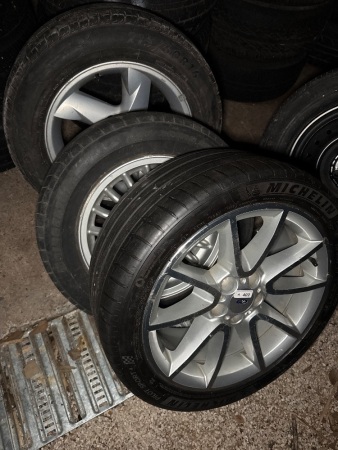 3x Ford rims and tyres &ndash; differing wheel patterns