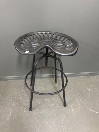 Vintage Industrial Style Cast Iron Tractor Seat Adjustable Bar Stool