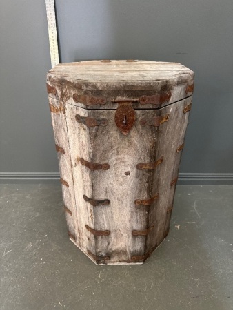 Primitive Style Octagonal Wooden Storage Chest with Hinged Lid