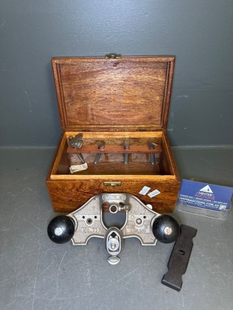 Stanley No.71 Hand Router Plane in Wooden Box with Extra Cutters