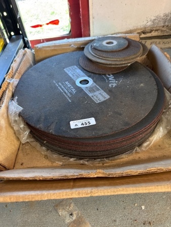 Pack of cutting disks