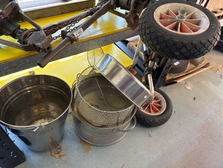 Electric cooker/steamer - Metal Bucket and Trolley Wheels