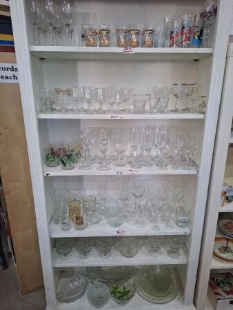 Lot of Glassware