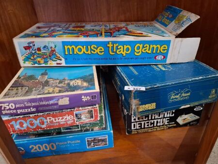 Selection of Vintage Board Games & Puzzles