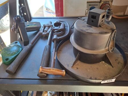 Miscellaneous metal lot including heavy duty pipe cutters