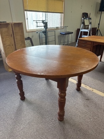 Round Silky Oak Dining Table