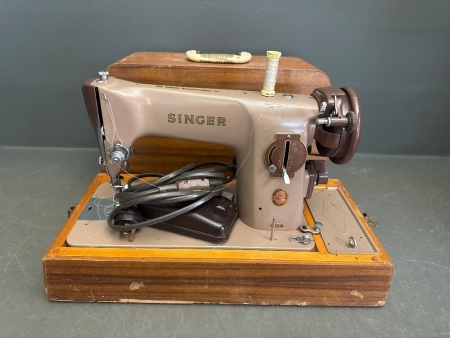 Singer Sewing Machine in Wooden Box, Serial No K9864219