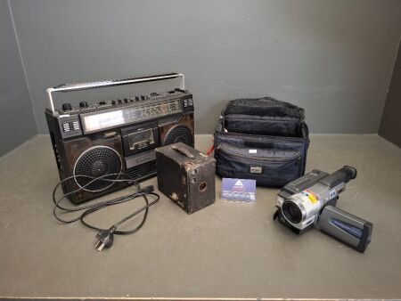 Sanyo Cassette Boombox + Sony Video Recorder in Case w Equipment