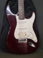 Magnum Electric Guitar in Case - 3