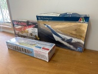3 x US Aeroplane Models - 3